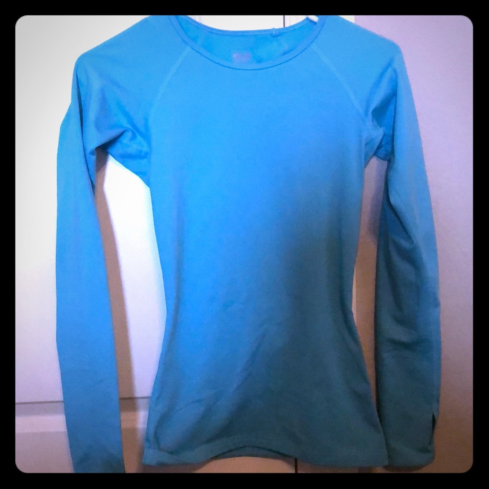 NIKE -BABY BLUE LONG SLEEVE TOP!!